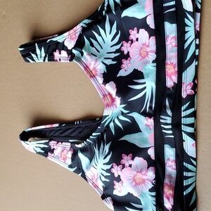 Cabana del Soul black floral swimwear top  medium. NWT so pretty!